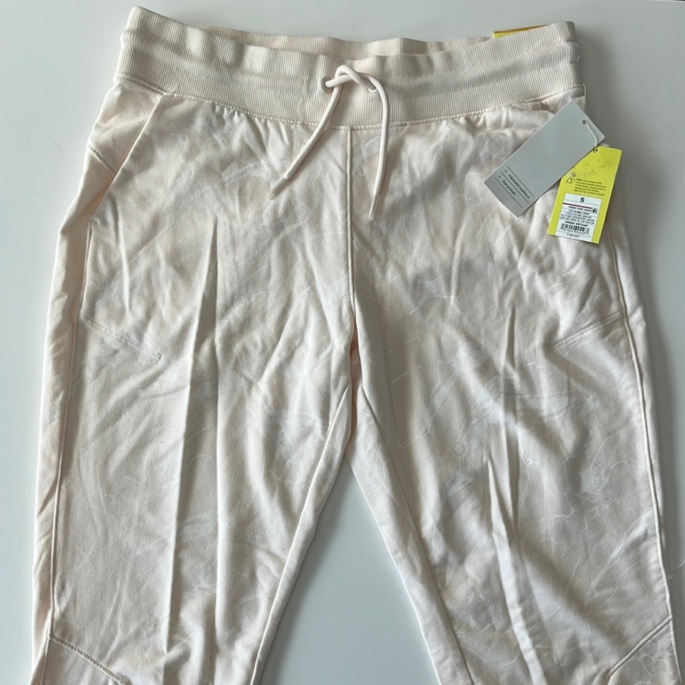Size Small Cream Joggers
